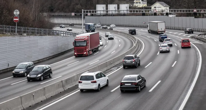 auta na autostradzie
