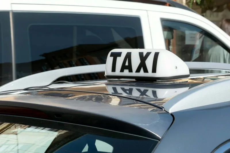 auto taxi