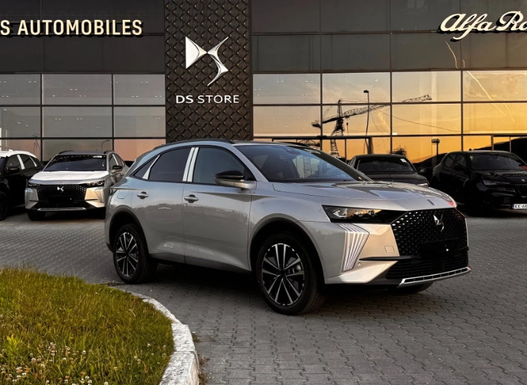 DS Automobiles DS N°8